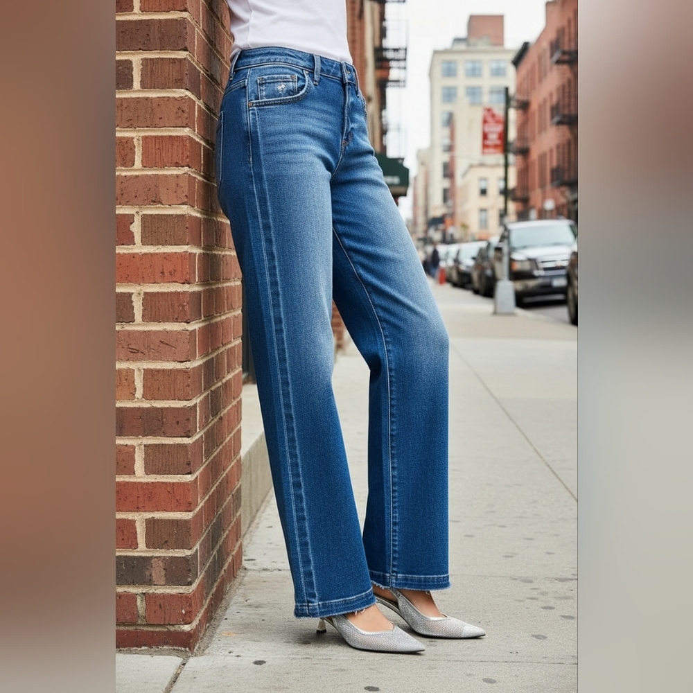 Risen High-Rise Waist Dad Jeans Baggy Straight Leg Distressed Hem Denim Pants